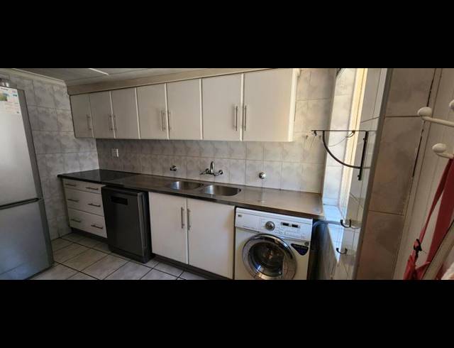 9 BEDROOM HOUSE FOR SALE IN ALLANDALE